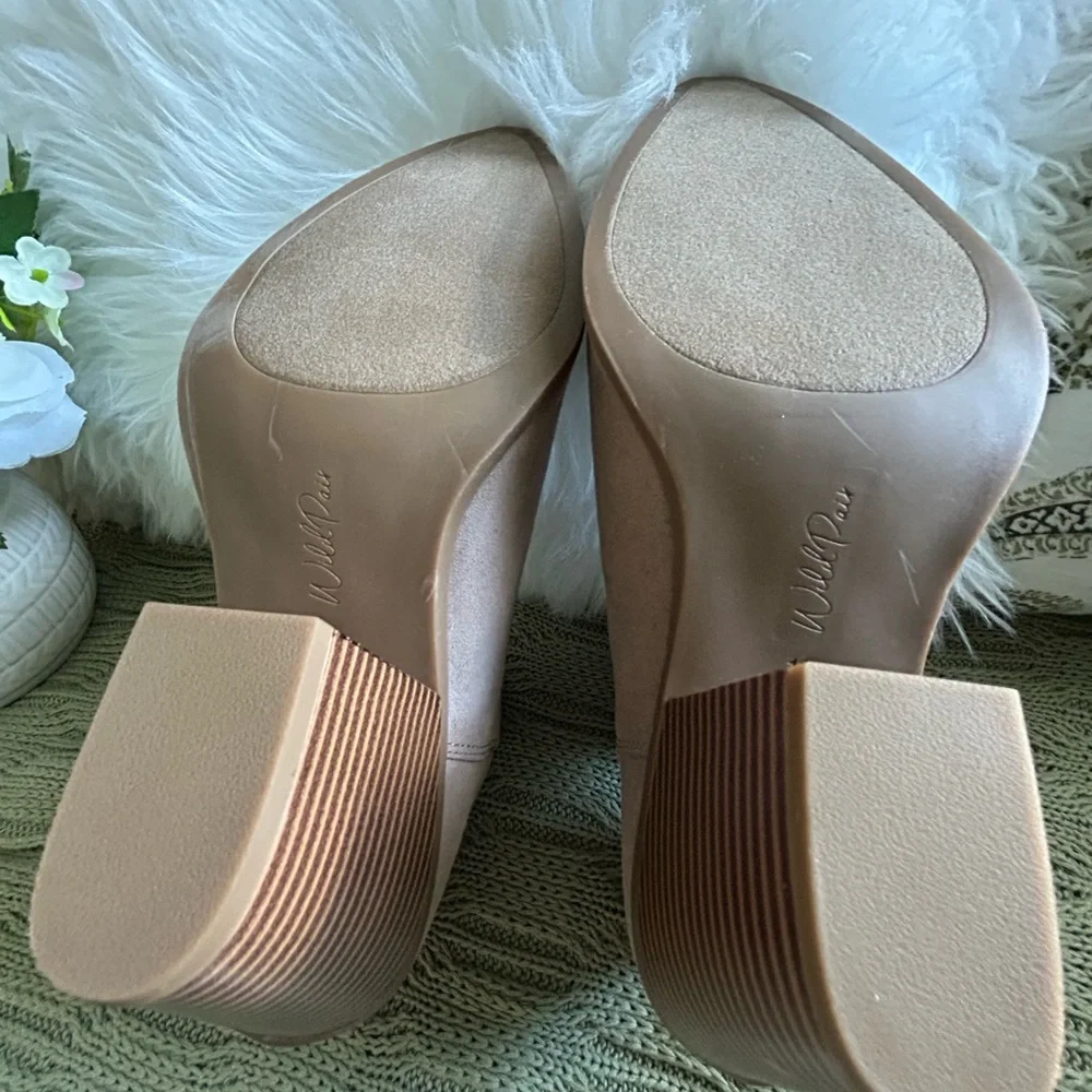 NEW Women's Wild Pair Beach Suede Pointed Toe Ankle Boots - Khaki, Size 11M - Picture 4 of 4